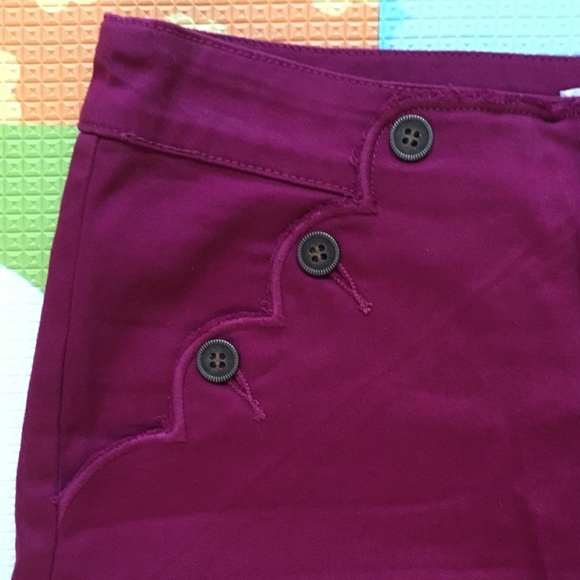 Maroon ModCloth ultra flattering shorts like new - Picture 2 of 4